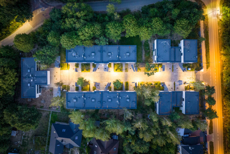 Profesjonalna sesja zdjęciowa z drona dla firmy deweloperskiej
